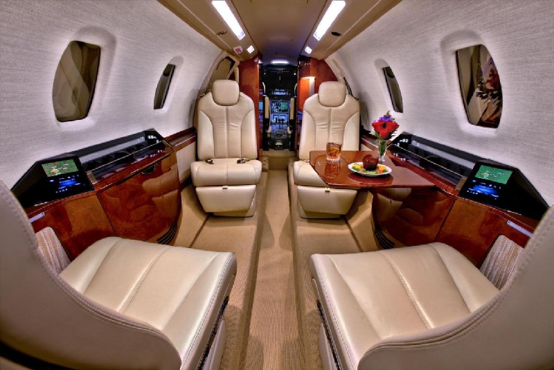 салон бизнес джета Cessna Citation X
