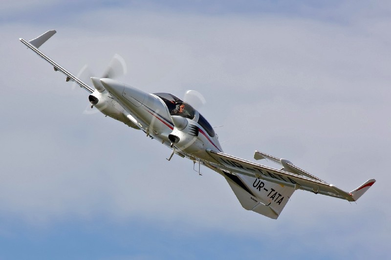 бизнес джет Diamond DA42 Twin star в Украине