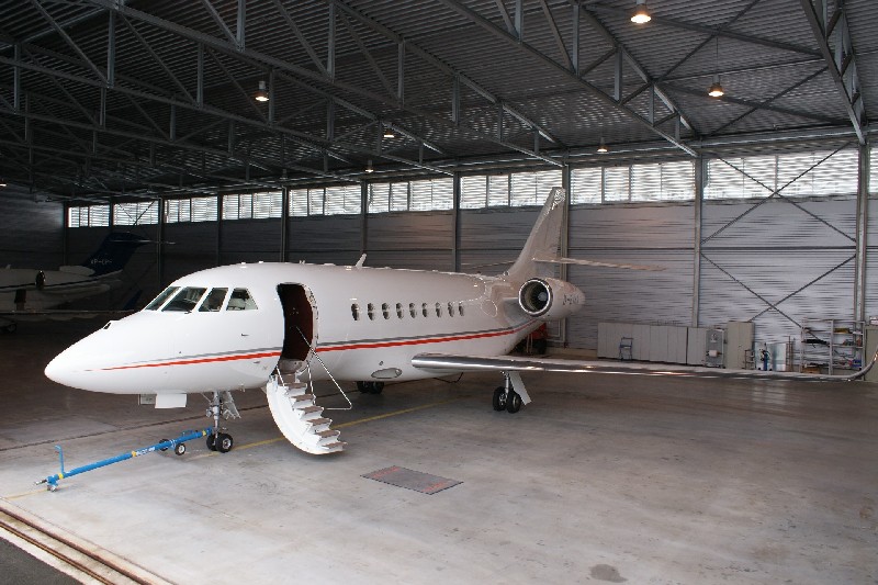 арендовать бизнес джет Dassault Falcon 2000