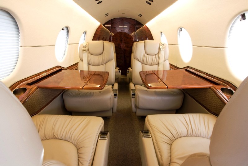перелет самолетом Hawker 400 XP