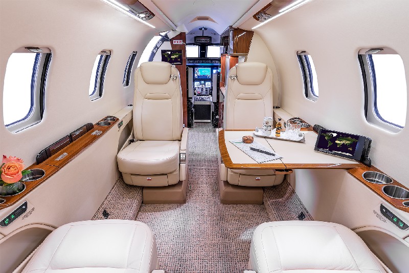 аренда самолета Learjet 70